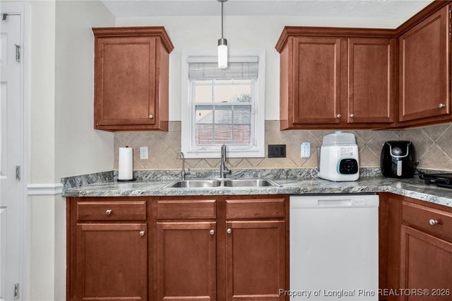 674 Copper Creek Drive, Raeford, NC 28376