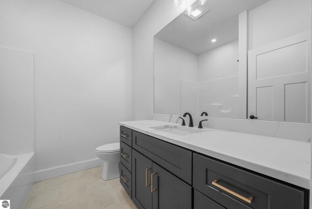 6460 Jeffrey Place, Traverse City, MI 49637