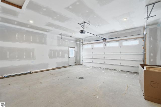 6460 Jeffrey Place, Traverse City, MI 49637