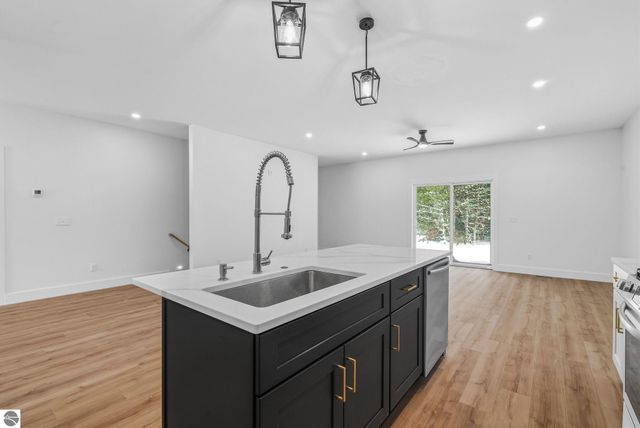 6460 Jeffrey Place, Traverse City, MI 49637