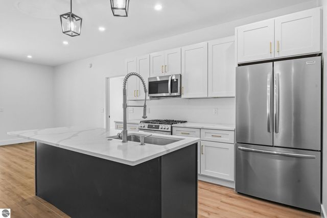 6460 Jeffrey Place, Traverse City, MI 49637