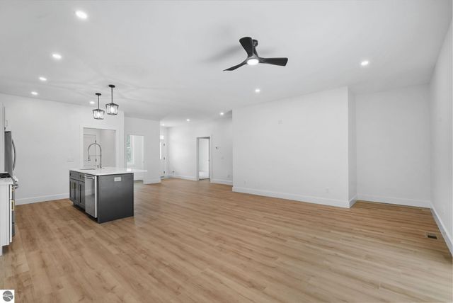 6460 Jeffrey Place, Traverse City, MI 49637