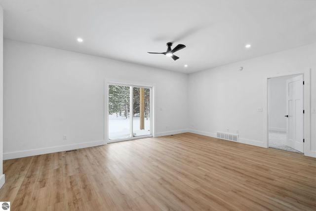 6460 Jeffrey Place, Traverse City, MI 49637