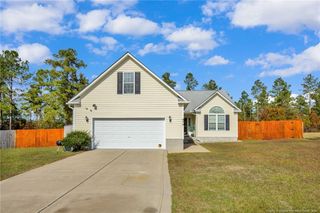 674 Copper Creek Drive, Raeford, NC 28376