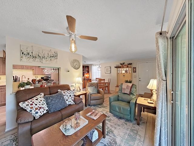 129 CAMPHOR CIRCLE C, Oldsmar, FL 34677