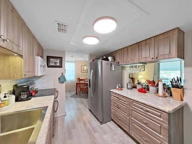 129 CAMPHOR CIRCLE C, Oldsmar, FL 34677