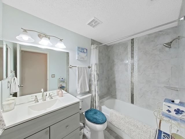 129 CAMPHOR CIRCLE C, Oldsmar, FL 34677