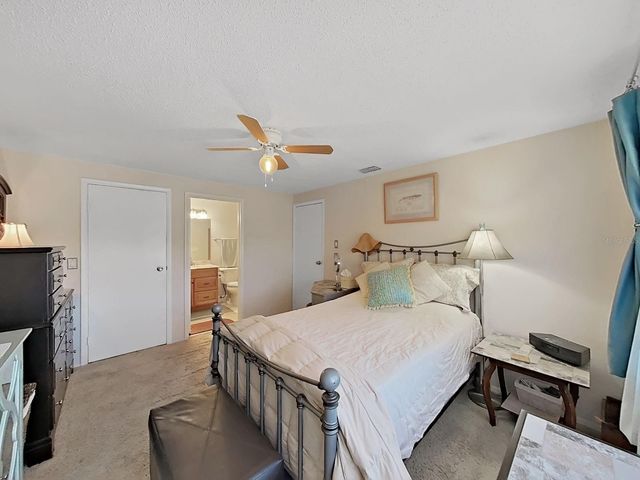 129 CAMPHOR CIRCLE C, Oldsmar, FL 34677