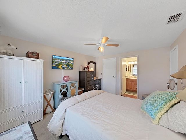 129 CAMPHOR CIRCLE C, Oldsmar, FL 34677