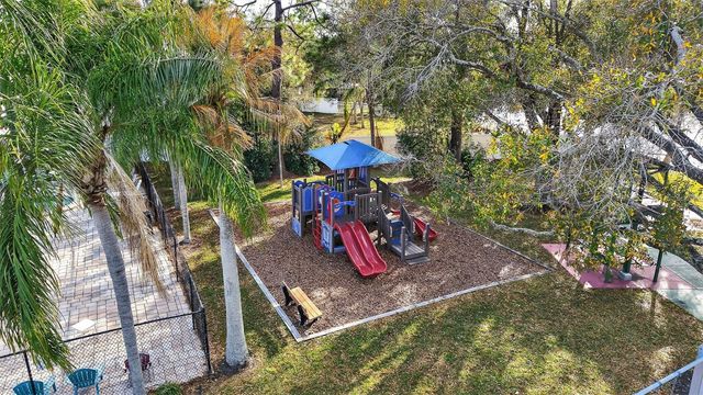 129 CAMPHOR CIRCLE C, Oldsmar, FL 34677