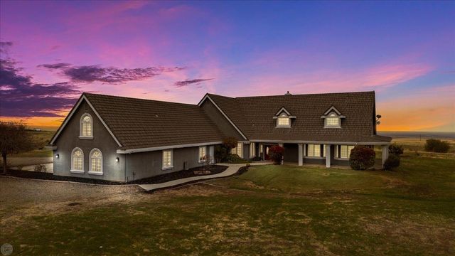 22090 Arburua Rd, Los Banos, CA 93635