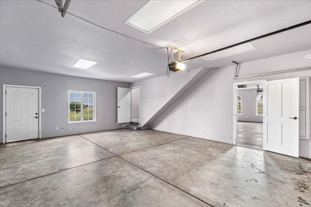 22090 Arburua Rd, Los Banos, CA 93635