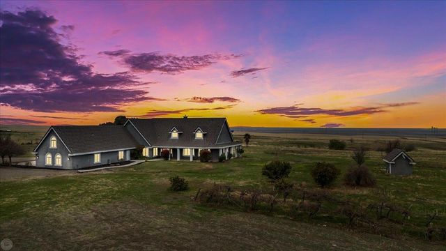 22090 Arburua Rd, Los Banos, CA 93635