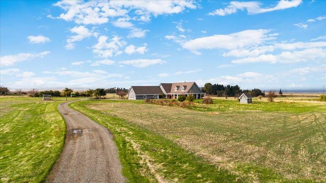 22090 Arburua Rd, Los Banos, CA 93635