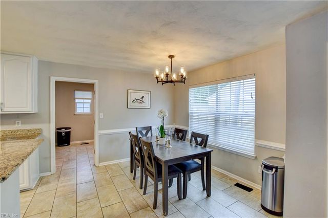 541 Lake Crest DR, Chesapeake, VA 23323