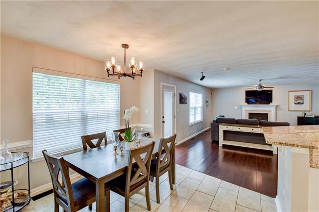 541 Lake Crest DR, Chesapeake, VA 23323