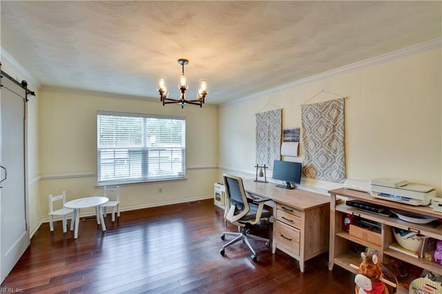 541 Lake Crest DR, Chesapeake, VA 23323