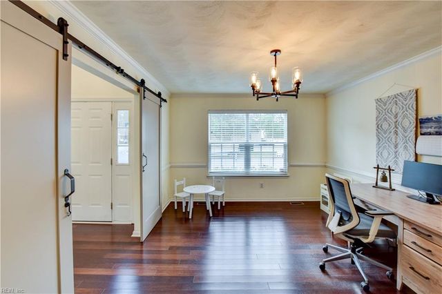 541 Lake Crest DR, Chesapeake, VA 23323