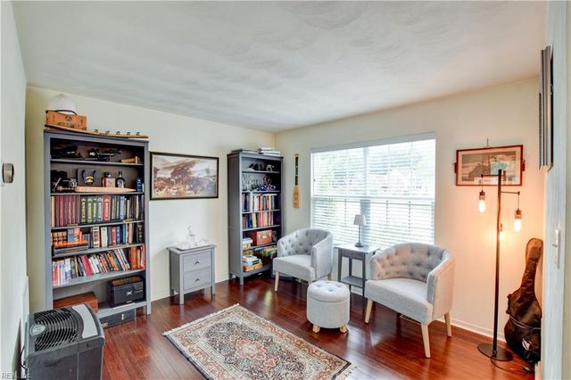 541 Lake Crest DR, Chesapeake, VA 23323