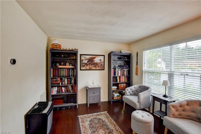 541 Lake Crest DR, Chesapeake, VA 23323