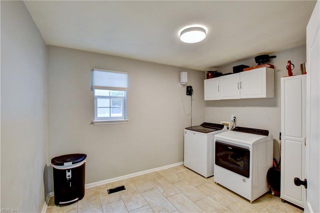 541 Lake Crest DR, Chesapeake, VA 23323