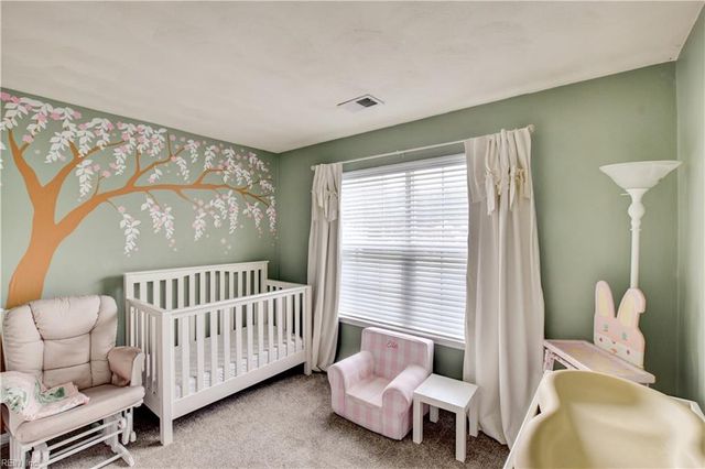 541 Lake Crest DR, Chesapeake, VA 23323