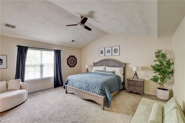 541 Lake Crest DR, Chesapeake, VA 23323