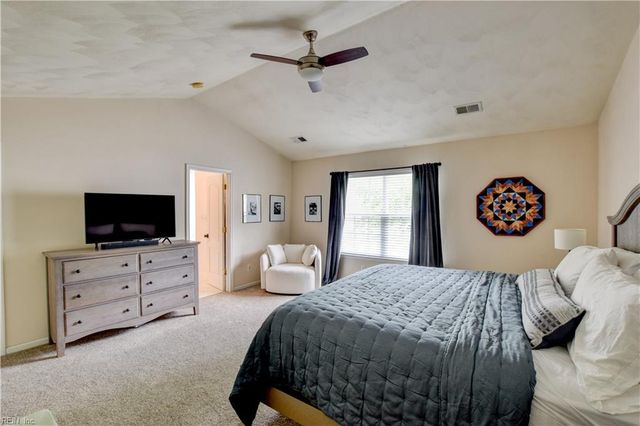 541 Lake Crest DR, Chesapeake, VA 23323