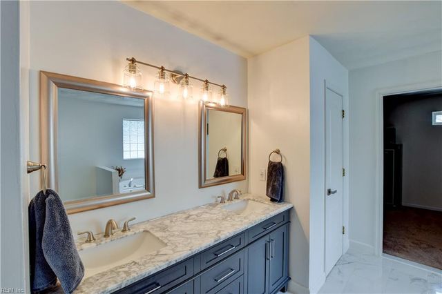 541 Lake Crest DR, Chesapeake, VA 23323