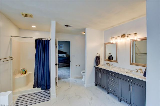 541 Lake Crest DR, Chesapeake, VA 23323