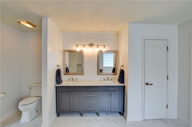 541 Lake Crest DR, Chesapeake, VA 23323