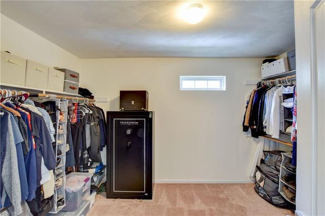 541 Lake Crest DR, Chesapeake, VA 23323