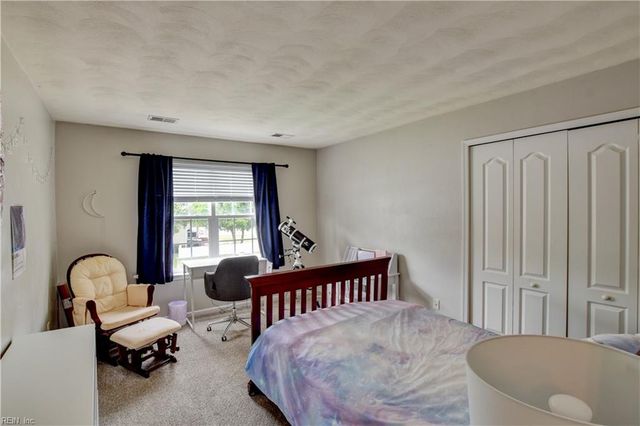 541 Lake Crest DR, Chesapeake, VA 23323