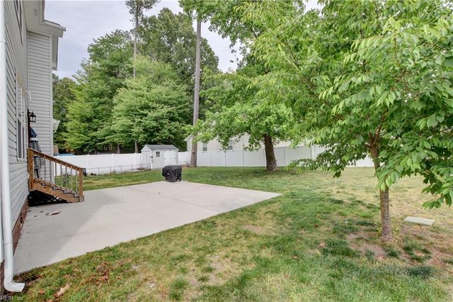541 Lake Crest DR, Chesapeake, VA 23323