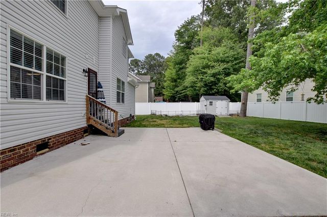 541 Lake Crest DR, Chesapeake, VA 23323