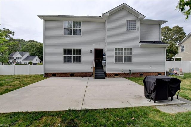 541 Lake Crest DR, Chesapeake, VA 23323