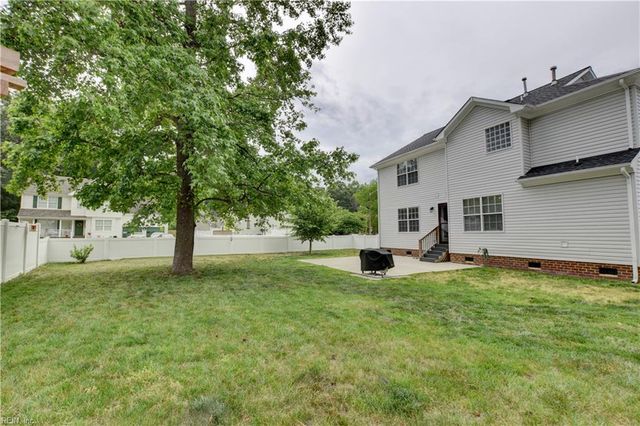 541 Lake Crest DR, Chesapeake, VA 23323