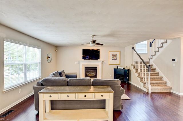 541 Lake Crest DR, Chesapeake, VA 23323