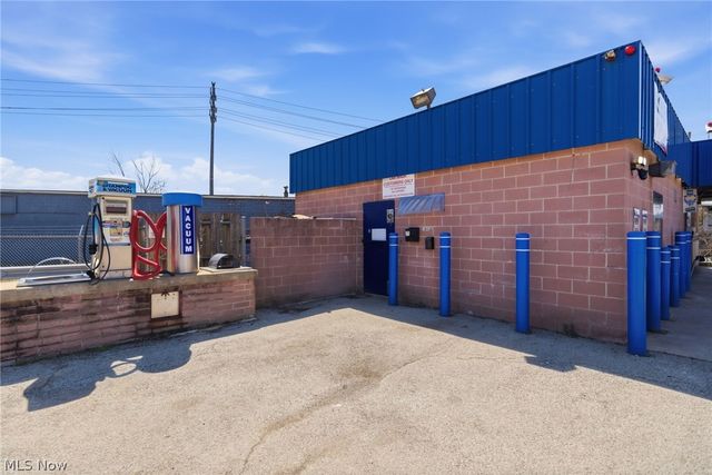 16436 Miles Avenue, Cleveland, OH 44128