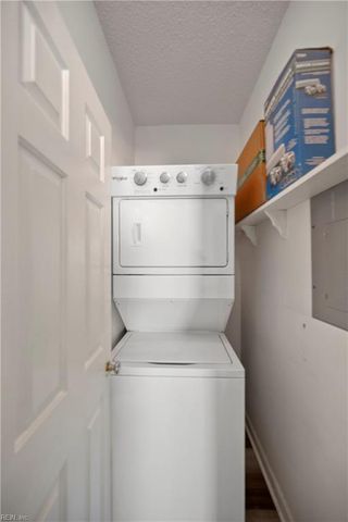2313 Beach Haven Dr Apt 303, Virginia Beach, VA 23451