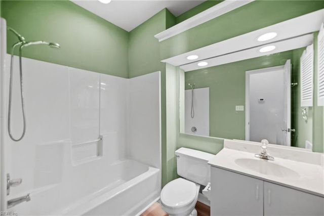 2313 Beach Haven Dr Apt 303, Virginia Beach, VA 23451