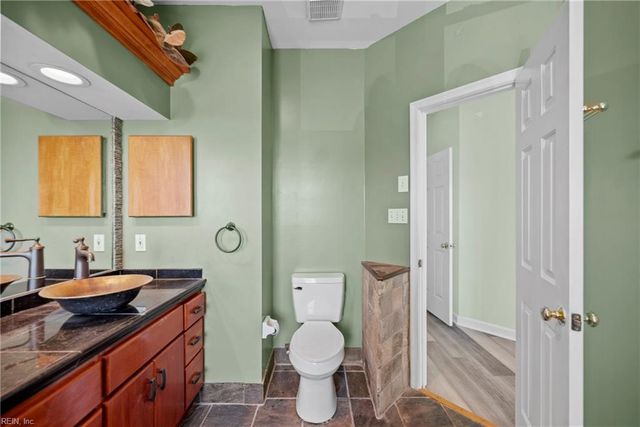 2313 Beach Haven Dr Apt 303, Virginia Beach, VA 23451