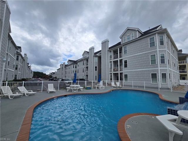 2313 Beach Haven Dr Apt 303, Virginia Beach, VA 23451