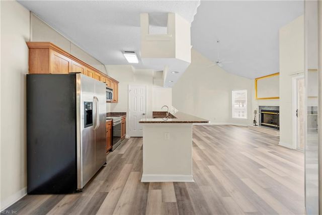 2313 Beach Haven Dr Apt 303, Virginia Beach, VA 23451