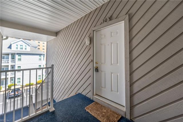 2313 Beach Haven Dr Apt 303, Virginia Beach, VA 23451