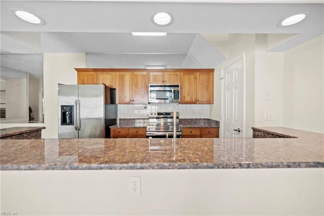 2313 Beach Haven Dr Apt 303, Virginia Beach, VA 23451