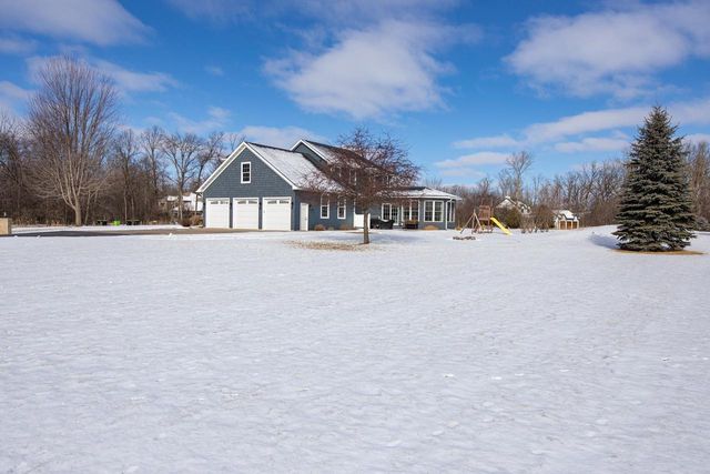 4694 INDIAN BEND ROAD, Oshkosh, WI 54904