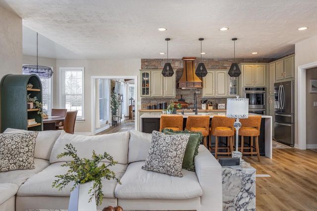 4694 INDIAN BEND ROAD, Oshkosh, WI 54904