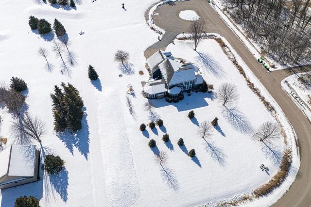 4694 INDIAN BEND ROAD, Oshkosh, WI 54904