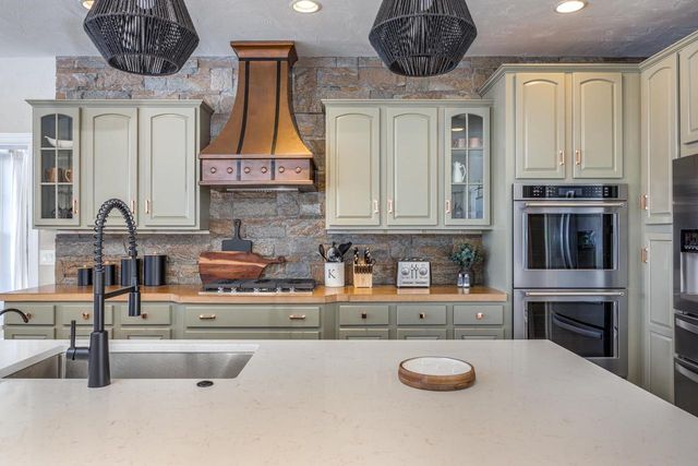 4694 INDIAN BEND ROAD, Oshkosh, WI 54904